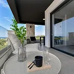 Mijatovic Holidays Sunset Min 4 Nights Apartmán *