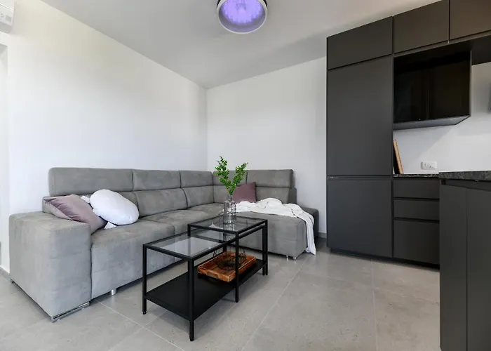 Mijatovic Holidays Sunset Min 4 Nights Appartamento *